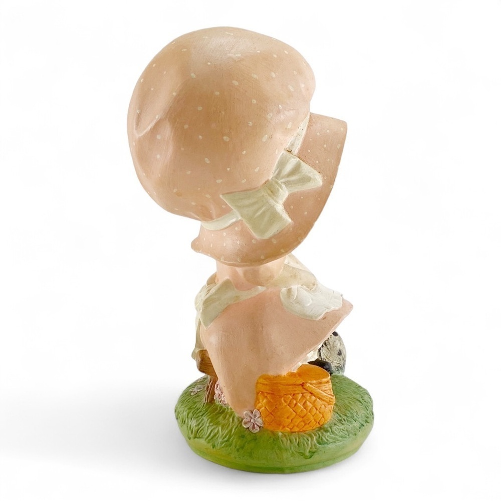 Vintage 1975 Byron MoldsCollectible Little Girl W/Cat Bonnet Figurine - Picture 2 of 5